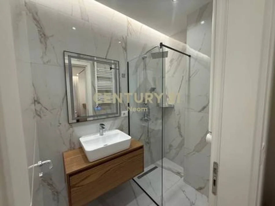 Tirane, jepet me qera apartament 2+1 Kati 6, 102 m² 1.200 € (kodra e diellit)
