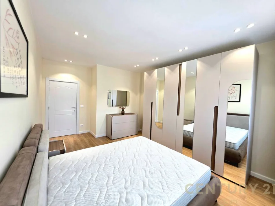 Tirane, shitet apartament 1+1 Kati 5, 68 m² 185.000 € (Komuna e Parisit)