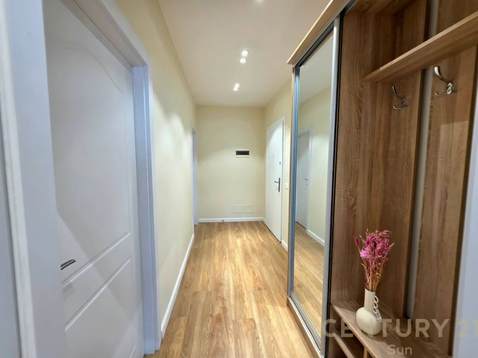 Tirane, shitet apartament 1+1 Kati 5, 68 m² 185.000 € (Komuna e Parisit)