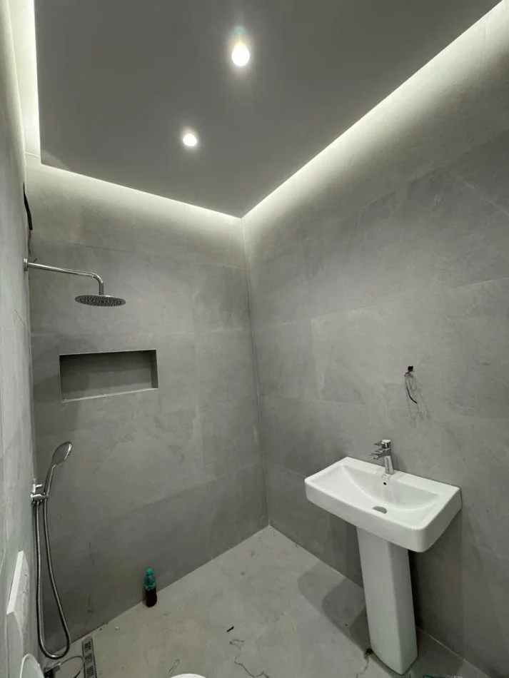 Tirane, jepet me qera apartament 2+1 Kati 2, 86 m² 650 € (RUGA KAVAJES)