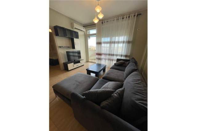 Tirane, jepet me qera apartament 3+1+BLK Kati 3, 135 m² 650 Euro (Kopshti Botanik)
