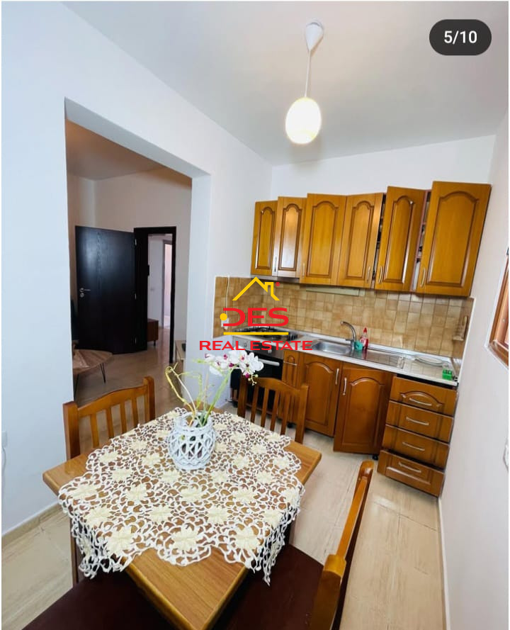Vlore, jepet me qera shtepi 1+1+Ballkon Kati 0, 80 m² 280 € (Rruga Çamëria)