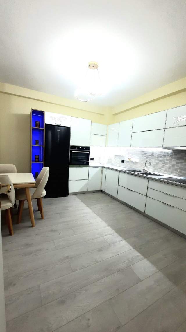 Tirane, jepet me qera apartament 2+1+BLK Kati 4, 120 m² 520 Euro (mikel garuli)