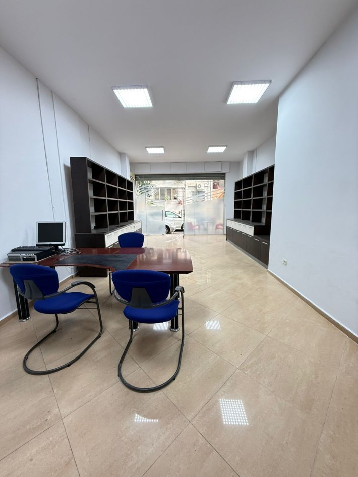 Tirane, jepet me qera ambjent biznesi Kati 0, 108 m² 750 € (Tregu i Bicikletave)