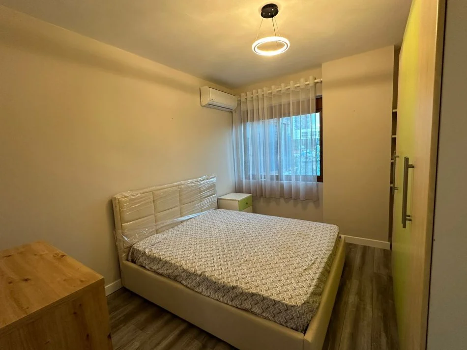 Tirane, jepet me qera apartament 2+1 Kati 6, 85 m² 600 € (Bulevardi Zogu i Pare)