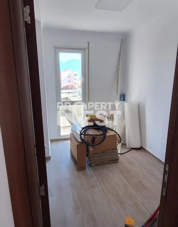 Tirane, jepet me qera apartament 3+1 Kati 2, 85 m² 500 € (selite)