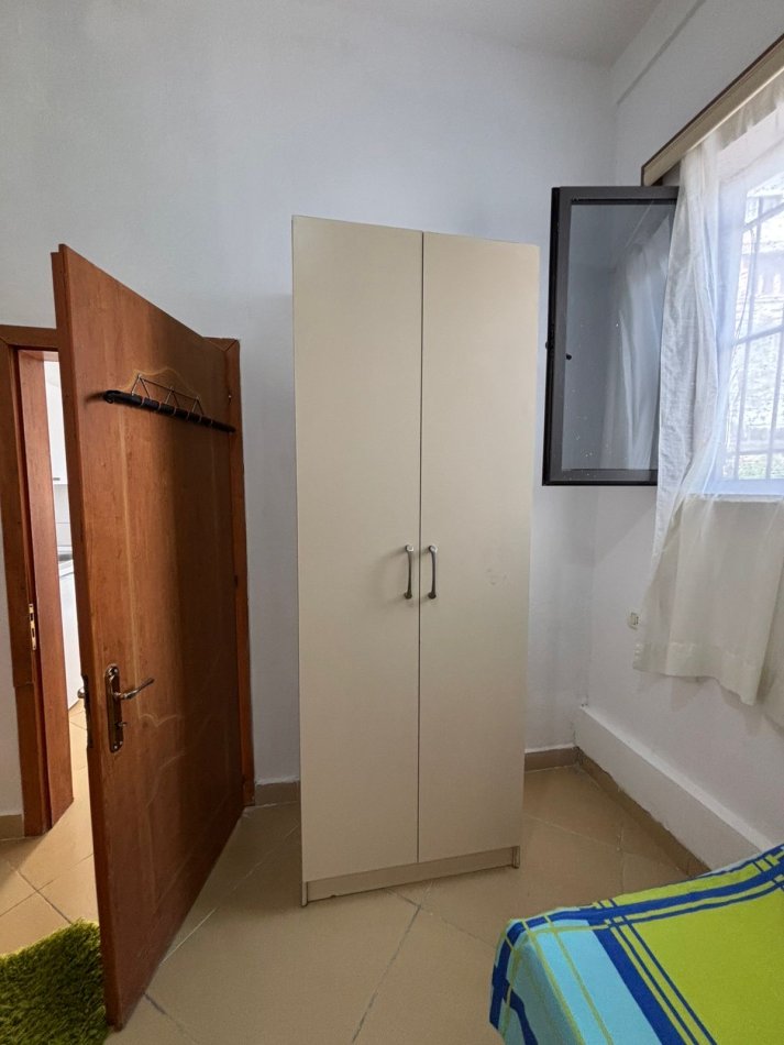 Tirane, jap me qera shtepi 1+1 Kati 0, 45 m² 310 € (Rruga ‘Hekuran Mara’)