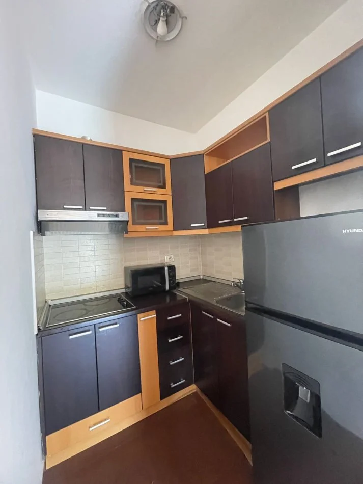 Tirane, jepet me qera zyre Kati 6, 80 m² 400 € 