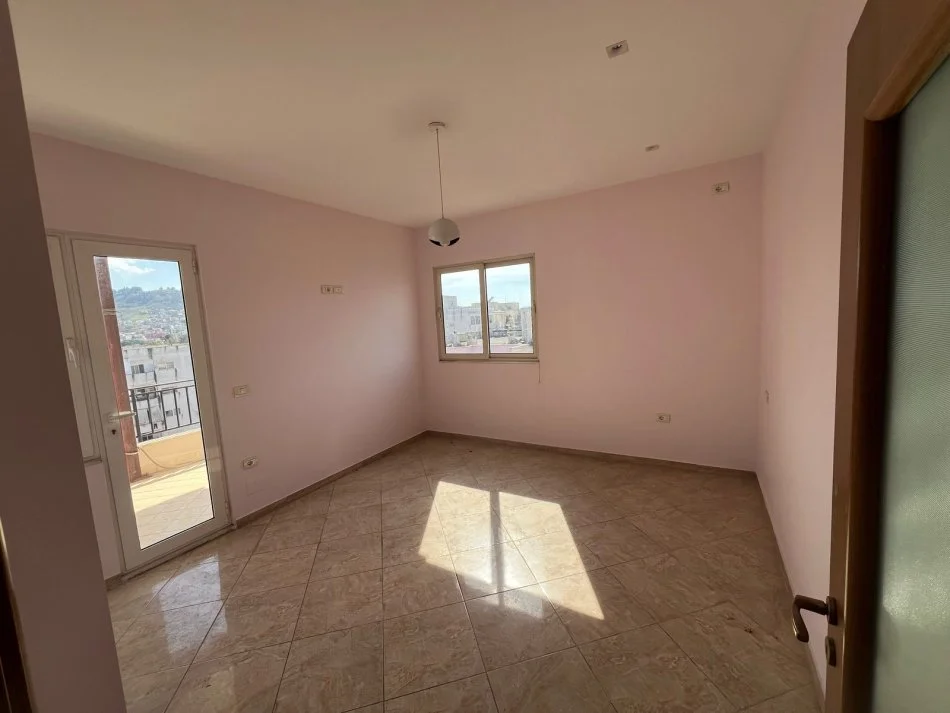 Tirane, shitet apartament 2+1 Kati 8, 126 m² 140.000 € (Yzberisht)
