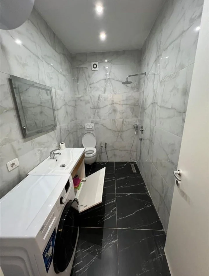 Tirane, shitet apartament 1+1 Kati 6, 65 m² 170.000 € (Rruga e Barrikadave)