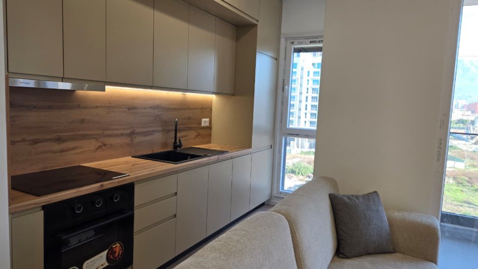 Tirane, jepet me qera apartament 1+1+Ballkon Kati 4, 60 m² 600 € (Rruga Jordan Misja)