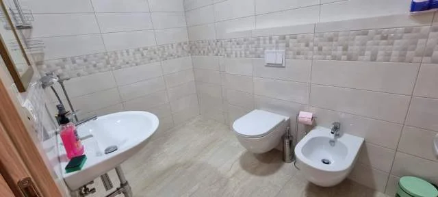 Tirane, jepet me qera apartament 2+1 Kati 4, 100 m² 720 Euro (Don Bosko)