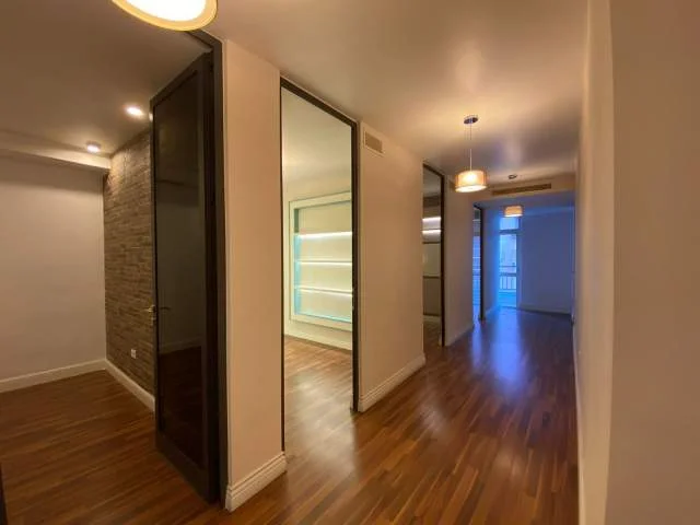 Tirane, jepet me qera ambjent biznesi Kati 2, 102 m² 1.350 Euro (Bulevardi Gjergj Fishta)