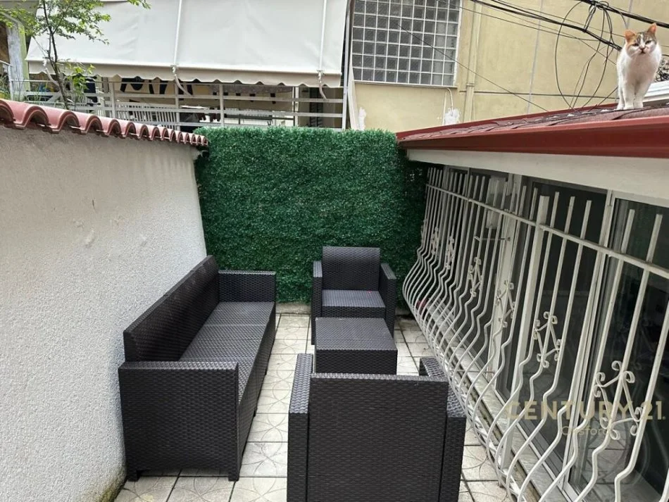 Tirane, shitet apartament 2+1+Ballkon Kati 1, 165 m² 168.000 € (Rruga Rrapo Hekali)