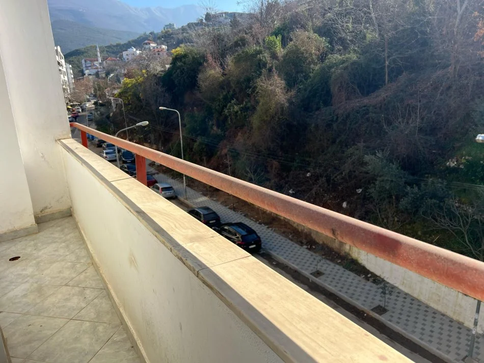 Tirane, shitet apartament 2+1+Aneks+Ballkon Kati 3, 118 m² (Rruga Thesari, Fresk)