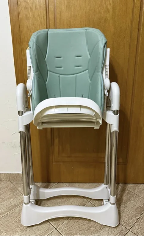 **OKAZION** Tirane, shes karrige ushqimi dhe ndenjëse për fëmijë 50 €