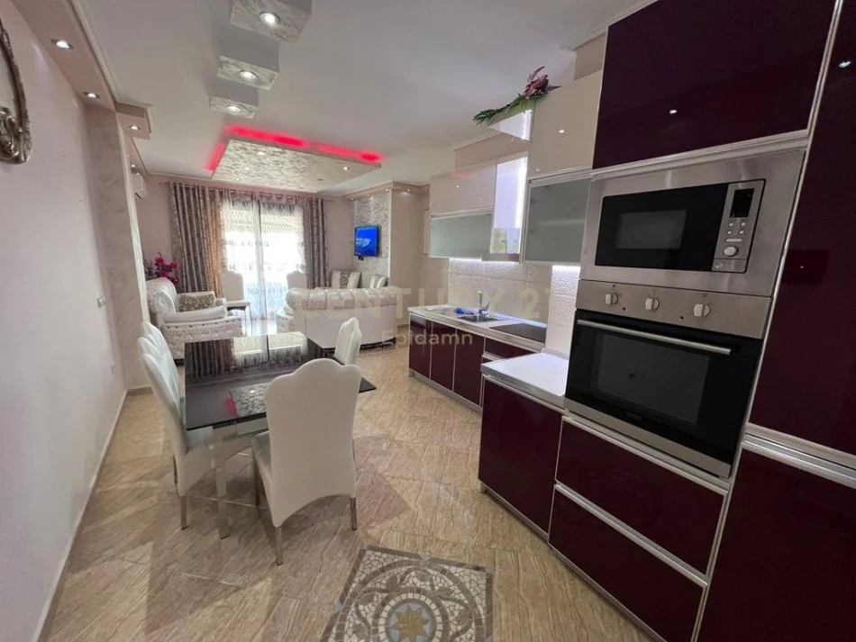Durres, jepet me qera apartament+verande | Penthouse 2+1 Kati 5, 100 m² 500 € (durres)