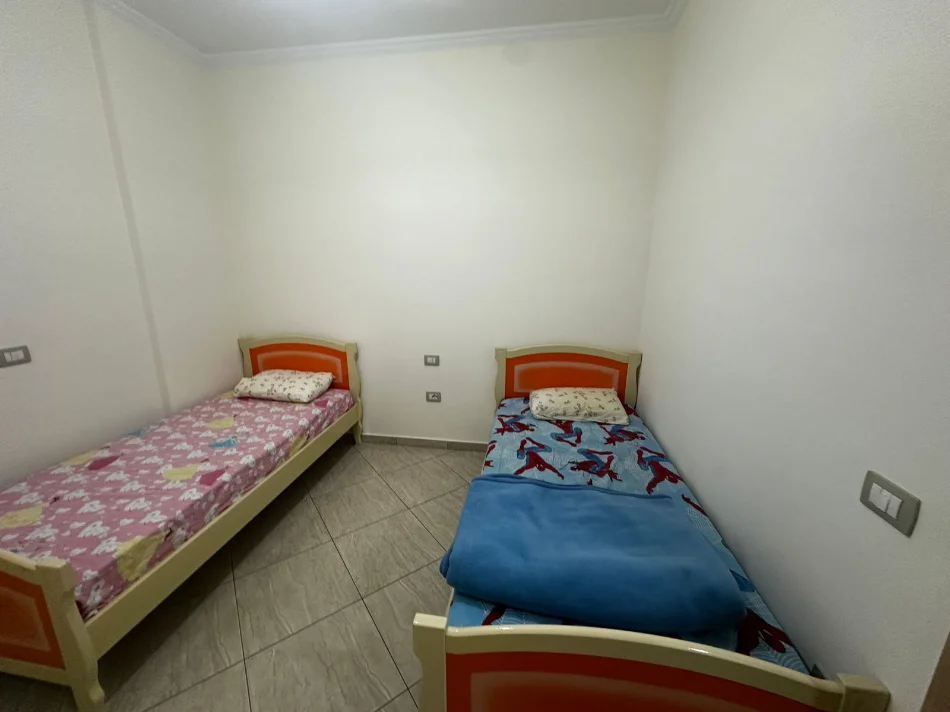 Vlore, jepet me qera apartament 2+1 Kati 5, 92 m² 400 € (Rruga Enver Jaho, Vlore)