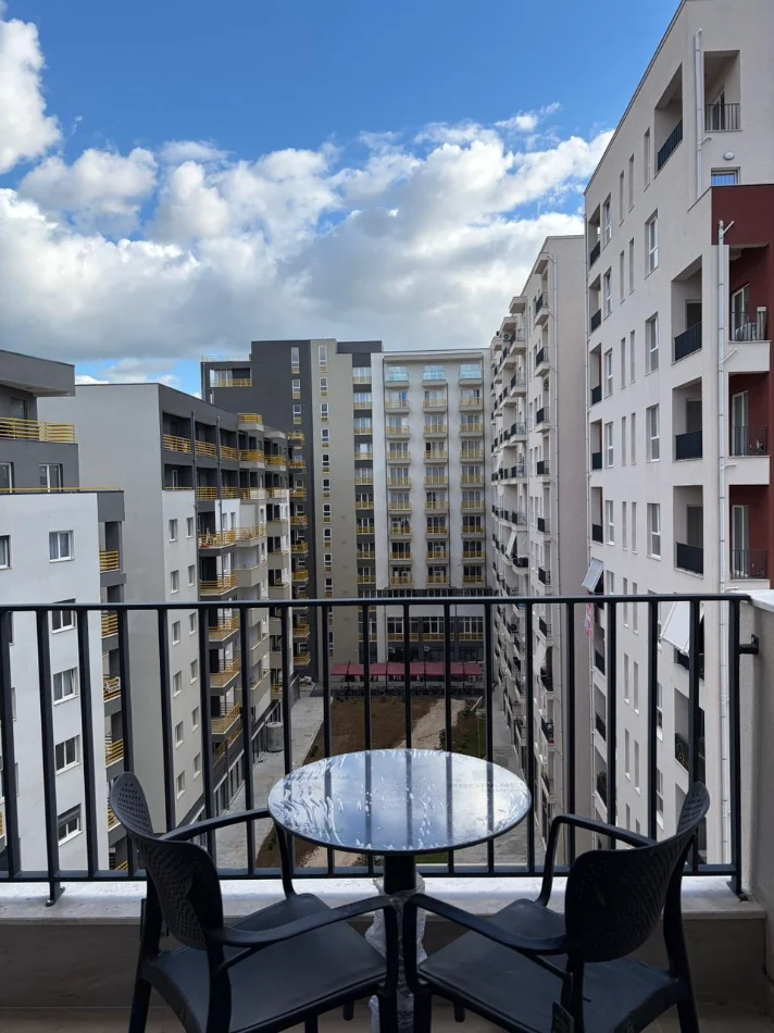 Tirane, jepet me qera Vile 5+1+Ballkon Kati 0, 722 m²