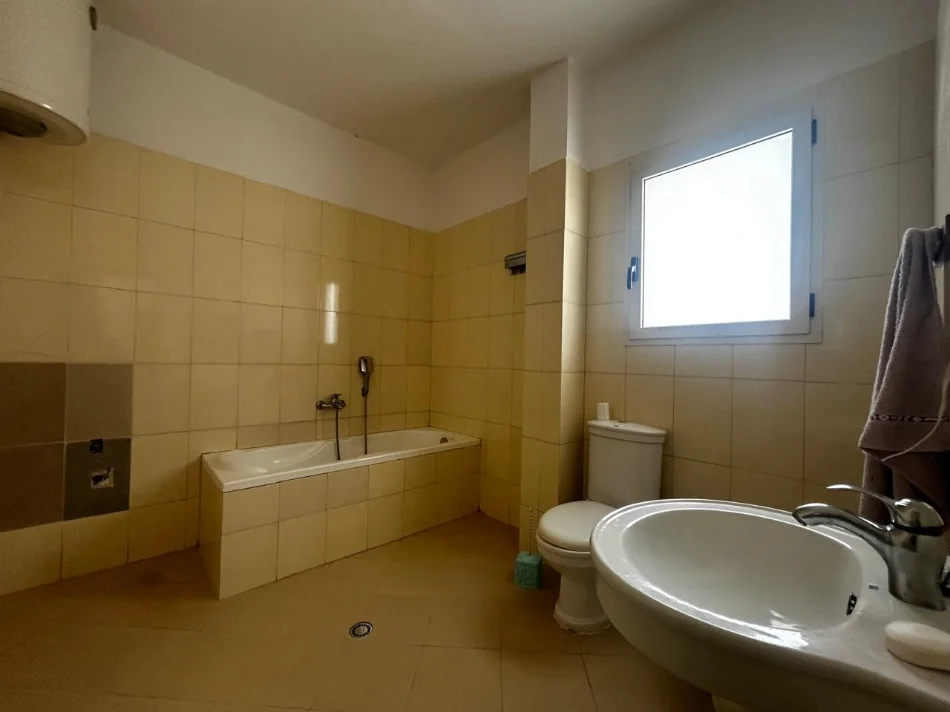 Vlore, shitet apartament 2+1 Kati 5, 165 m² 142.000 € (Rruga Zaho Koka, Vlore)