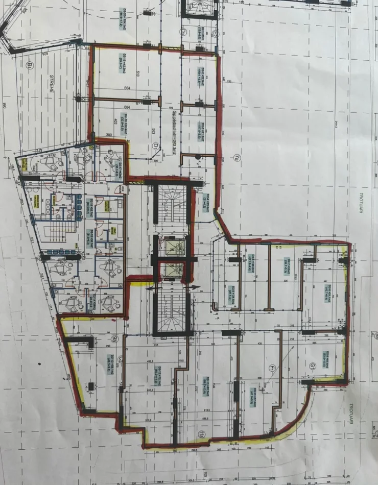 Tirane, jepet me qera zyre Kati 2, 700 m² 13.000 € (RRUGA E DURRESIT QENDER)
