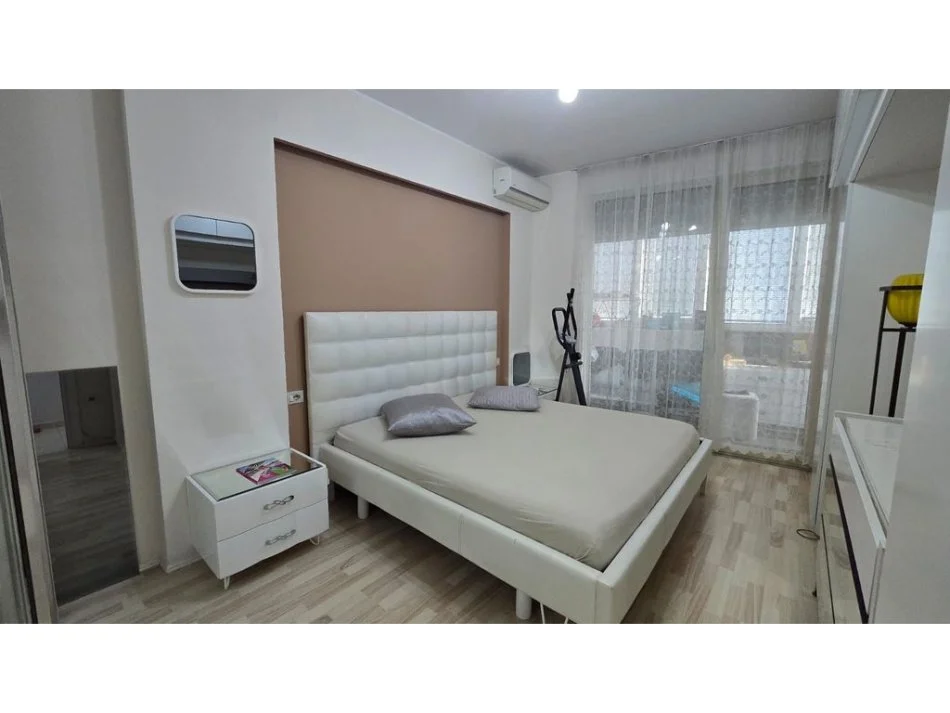 Tirane, shes apartament 2+1 Kati 4, 151 m² 360.000 € (Komuna e Parisit)