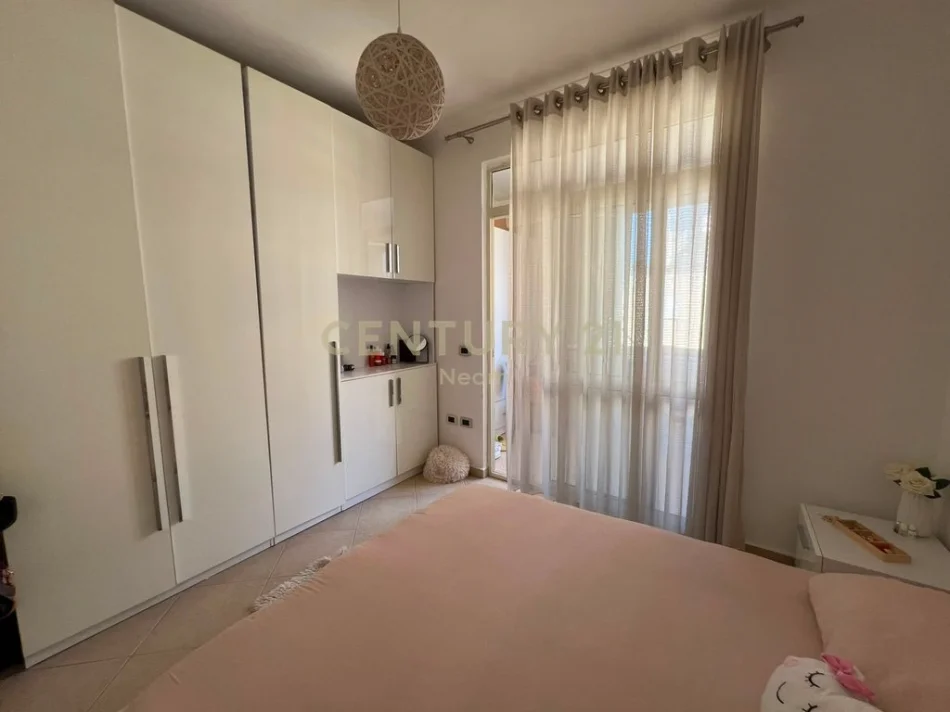 Tirane, jepet me qera apartament 2+1 Kati 5, 102 m² 160.000 € (astir)
