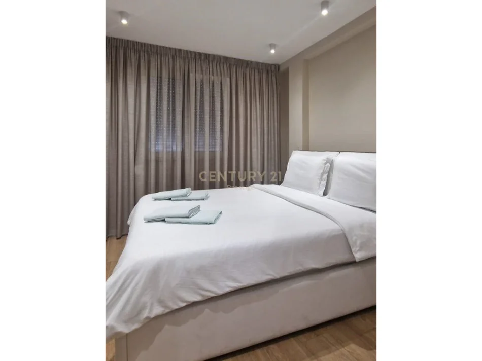 Tirane, jepet me qera apartament 1+1 Kati 5, 55 m² 650 € 