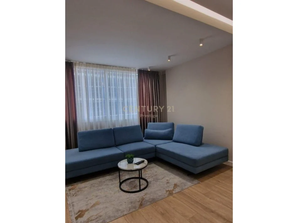 Tirane, jepet me qera apartament 1+1 Kati 5, 55 m² 650 € 