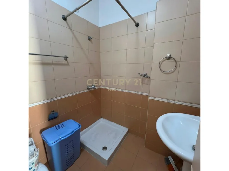 Tirane, jepet me qera apartament 2+1 Kati 5, 102 m² 160.000 € (astir)
