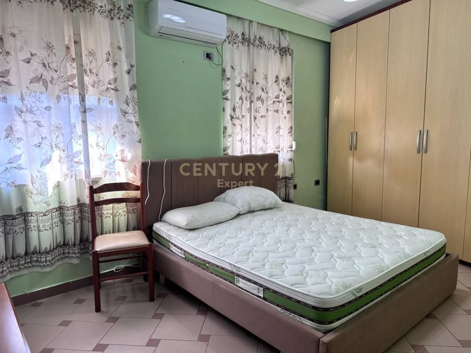 Tirane, jepet me qera apartament 1+1 Kati 2, 64 m² 590 € 