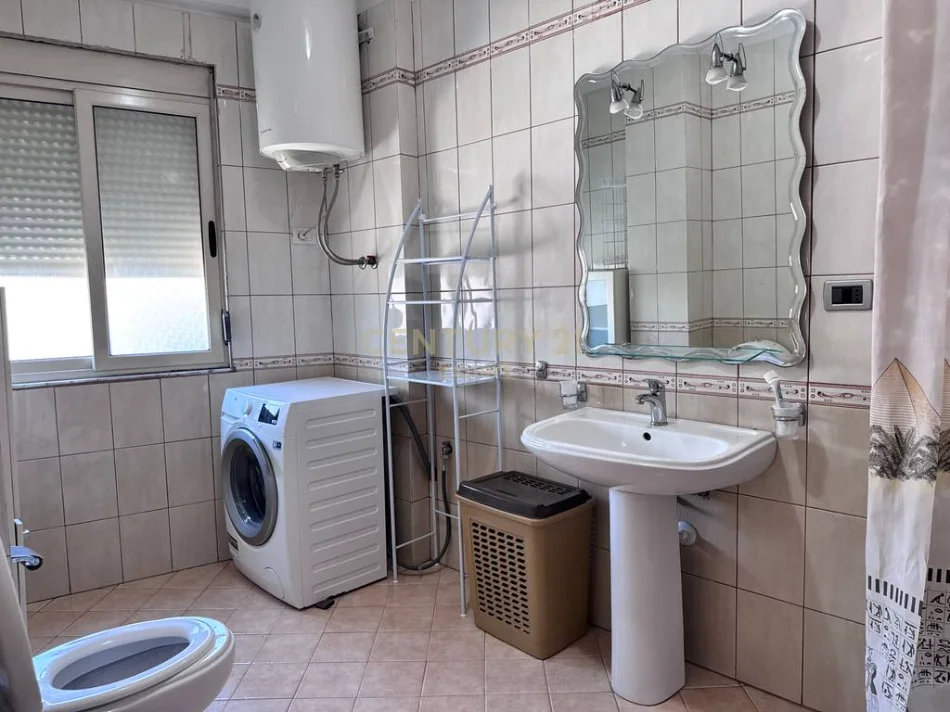 Tirane, jepet me qera apartament 1+1 Kati 2, 64 m² 590 € 