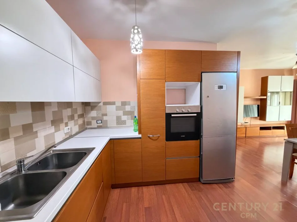 Tirane, jepet me qera apartament 2+1 Kati 5, 85 m² 685.031.764 € 