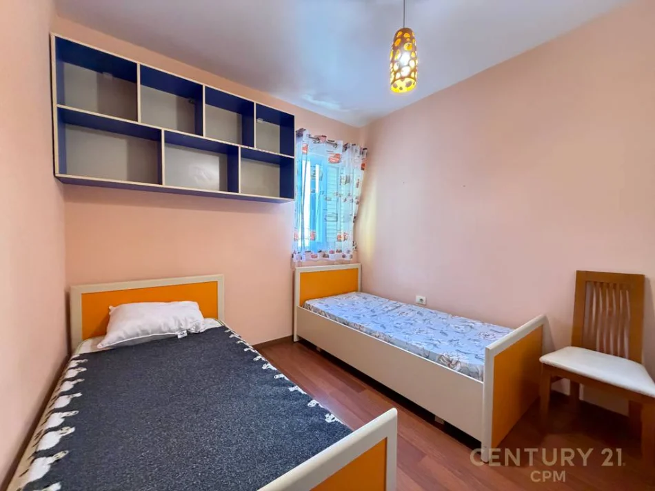 Tirane, jepet me qera apartament 2+1 Kati 5, 85 m² 685.031.764 € 