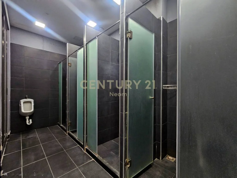 Tirane, shitet ambjent biznesi Kati 1, 500 m² 1.500.000 € (Rr.Teodor Koka)