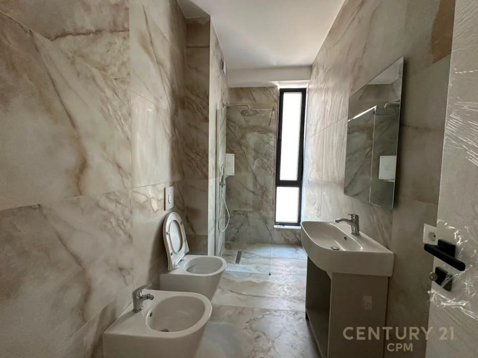Tirane, jepet me qera apartament 1+1 Kati 3, 72 m² 650 € (Jordan Misja)
