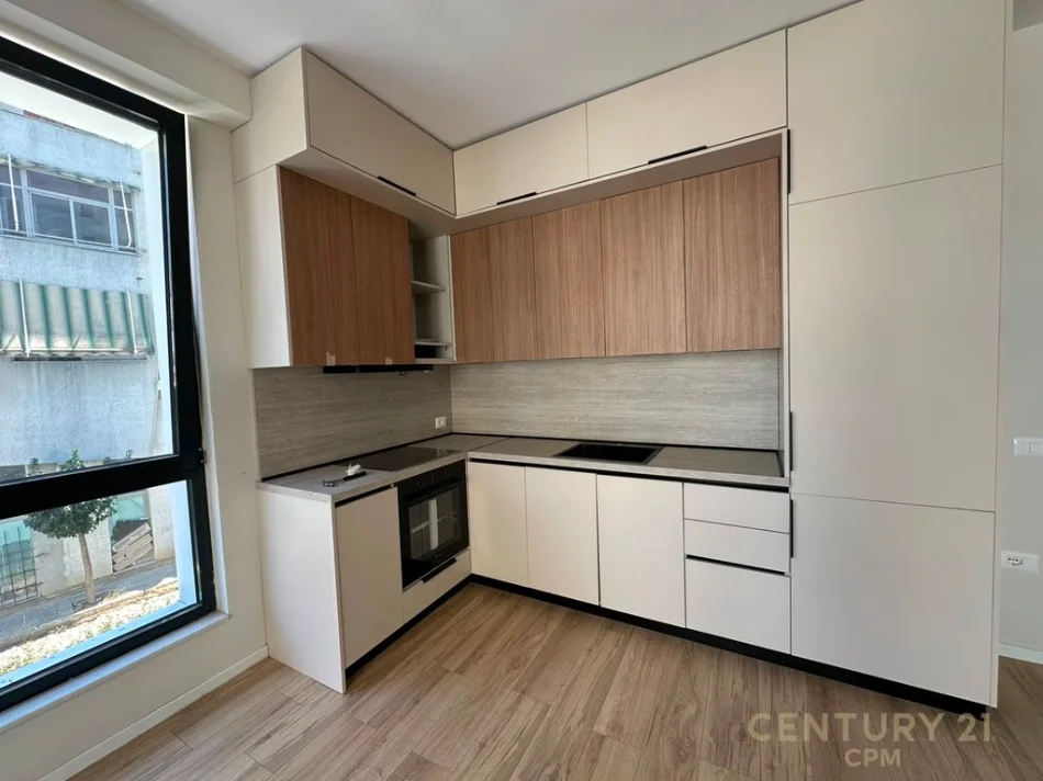 Tirane, jepet me qera apartament 1+1 Kati 3, 72 m² 650 € (Jordan Misja)
