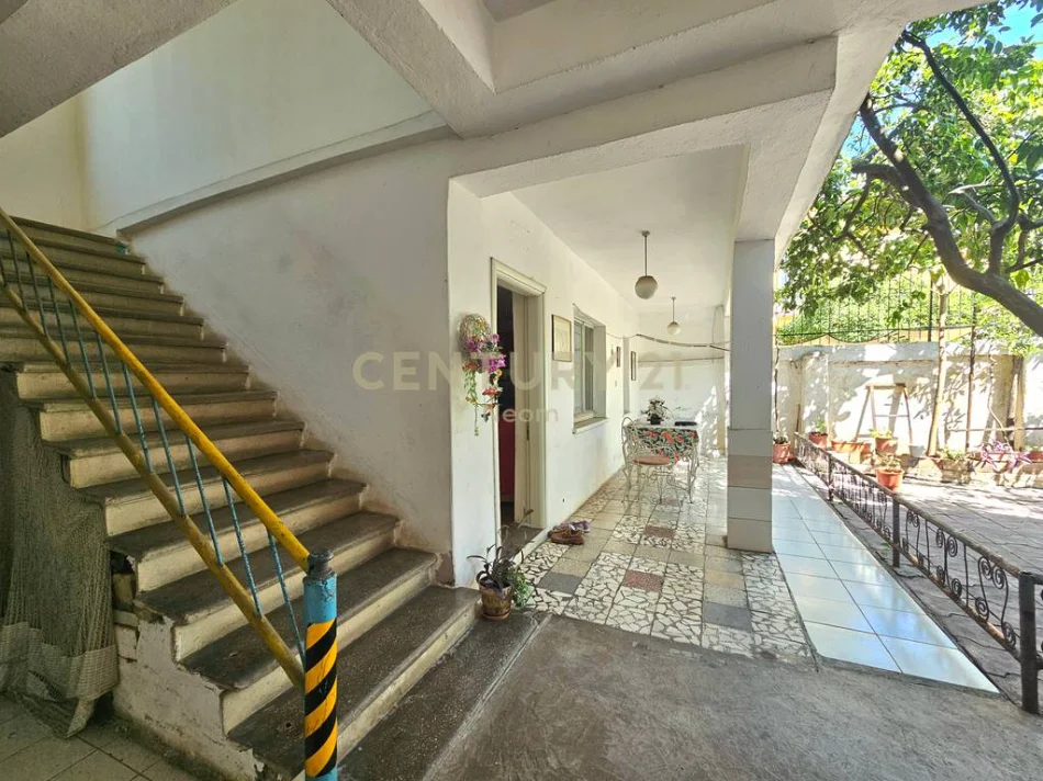 Tirane, jepet me qera magazine , 500 m² 1.000 € 