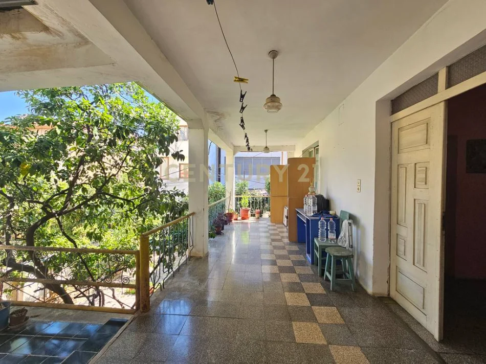 Tirane, jepet me qera magazine , 500 m² 1.000 € 