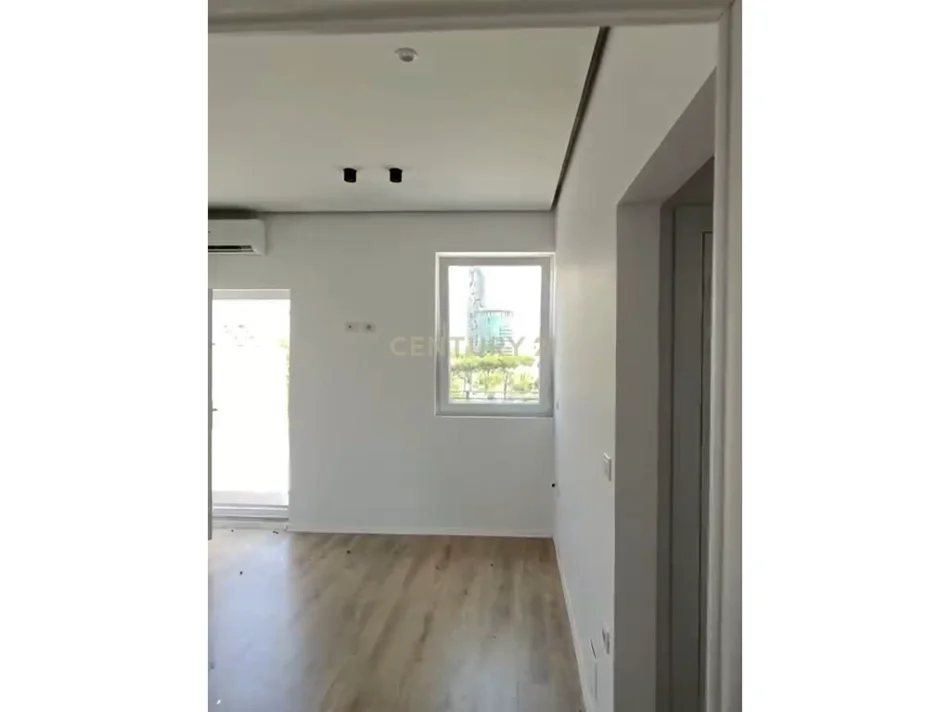Tirane, jepet me qera apartament 2+1 Kati 4, 90 m² 700 € (bllok)