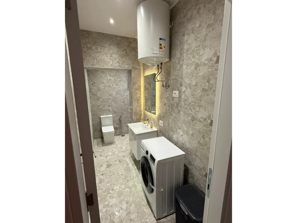 Tirane, jepet me qera apartament 1+1 Kati 1, 65 m² 400 € 