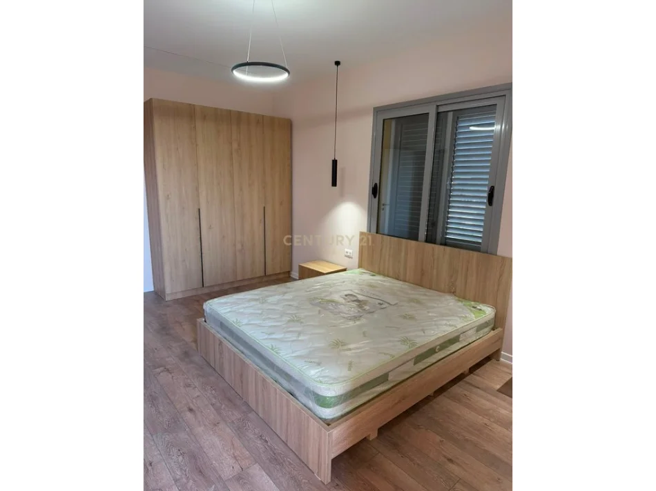 Tirane, jepet me qera apartament 1+1 Kati 1, 65 m² 400 € 