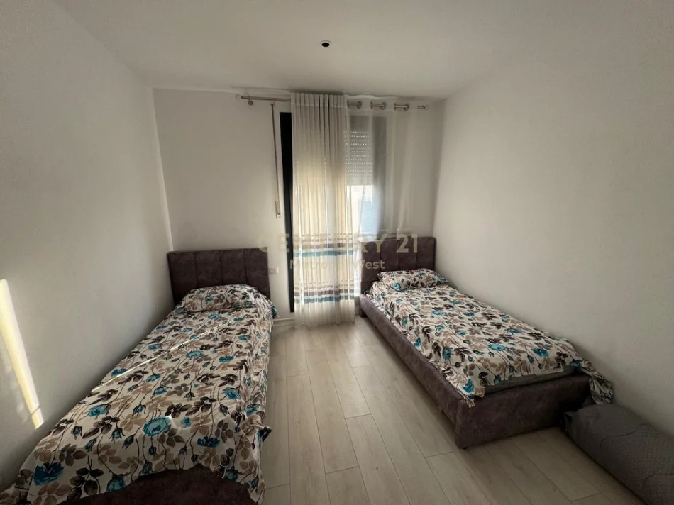 Tirane, jepet me qera apartament 2+1+Ballkon Kati 4, 100 m² 700 € (Rezidenca Zirkon (pranë QSUT))