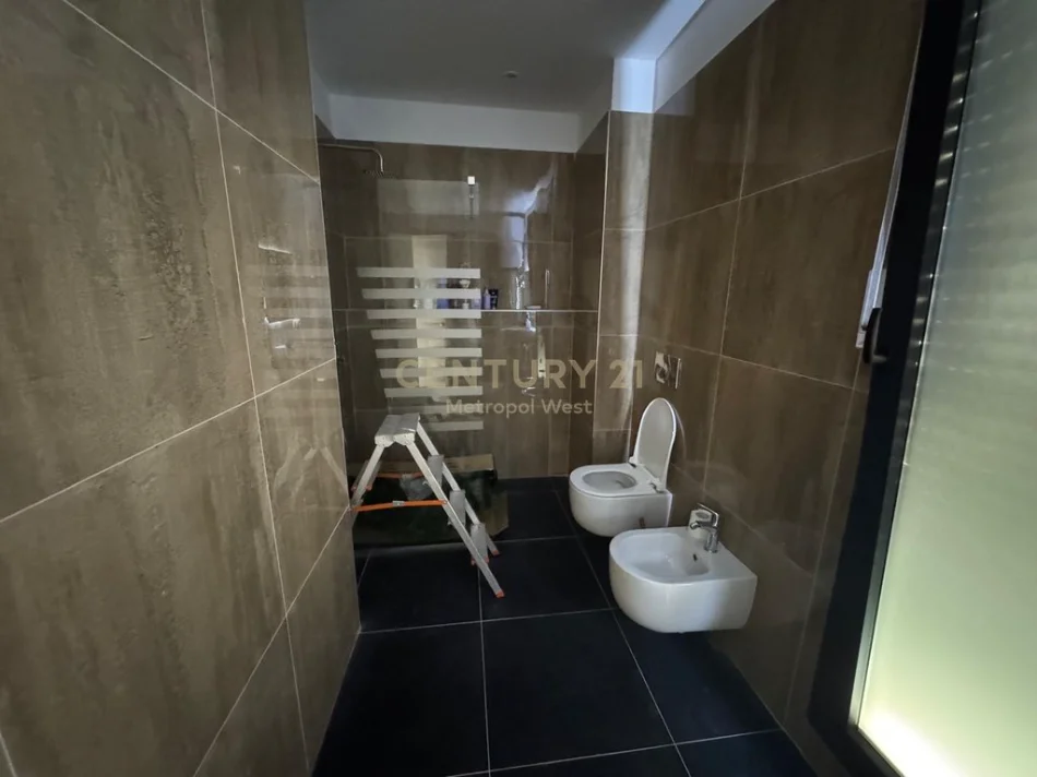 Tirane, jepet me qera apartament 2+1+Ballkon Kati 4, 100 m² 700 € (Rezidenca Zirkon (pranë QSUT))