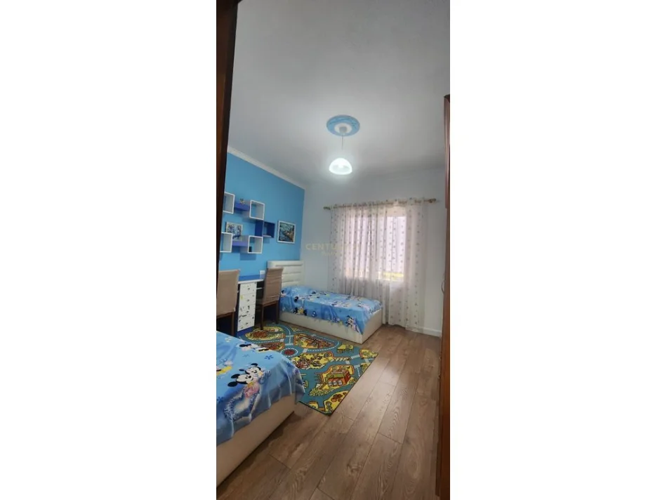 Tirane, jepet me qera apartament 2+1 Kati 2, 100 m² 550 €