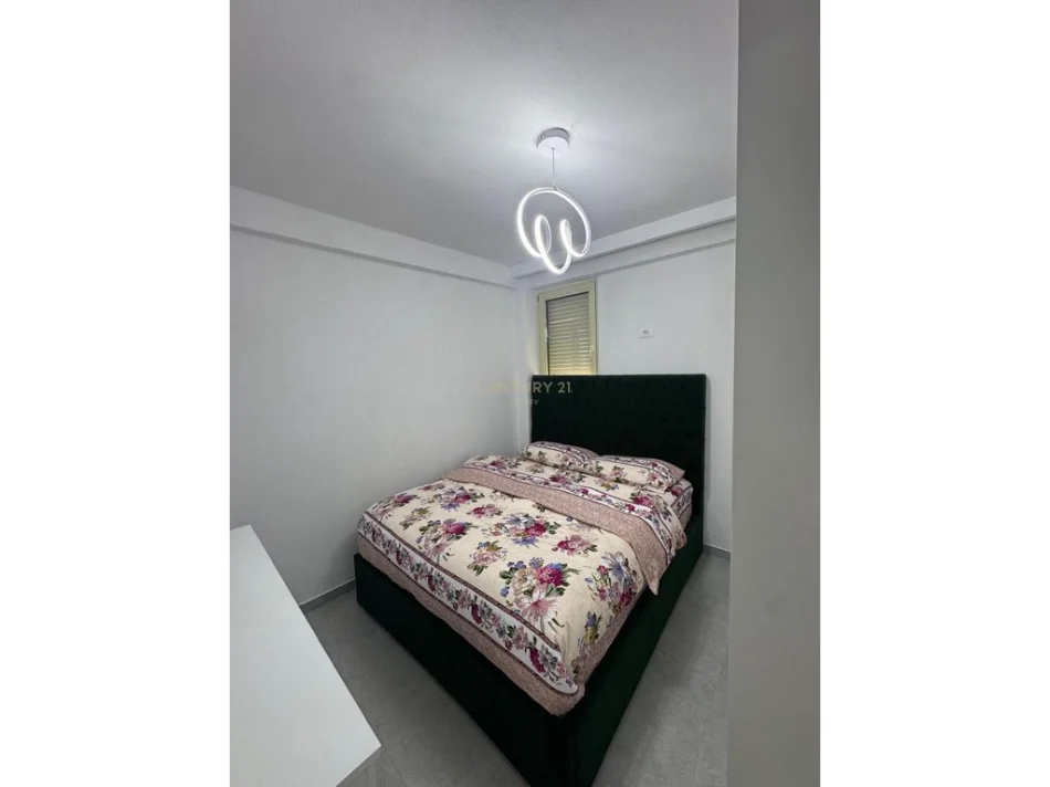 Tirane, jepet me qera apartament 2+1 Kati 3, 450 € 