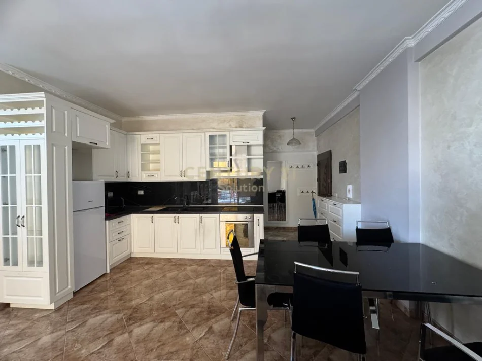 Tirane, jepet me qera apartament 2+1 Kati 4, 100 m² 550 € 