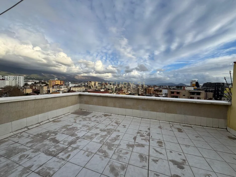 Tirane, jepet me qera apartament 1+1 Kati 9, 75 m² 500 € (RRUGA FERIT XHAJKO)