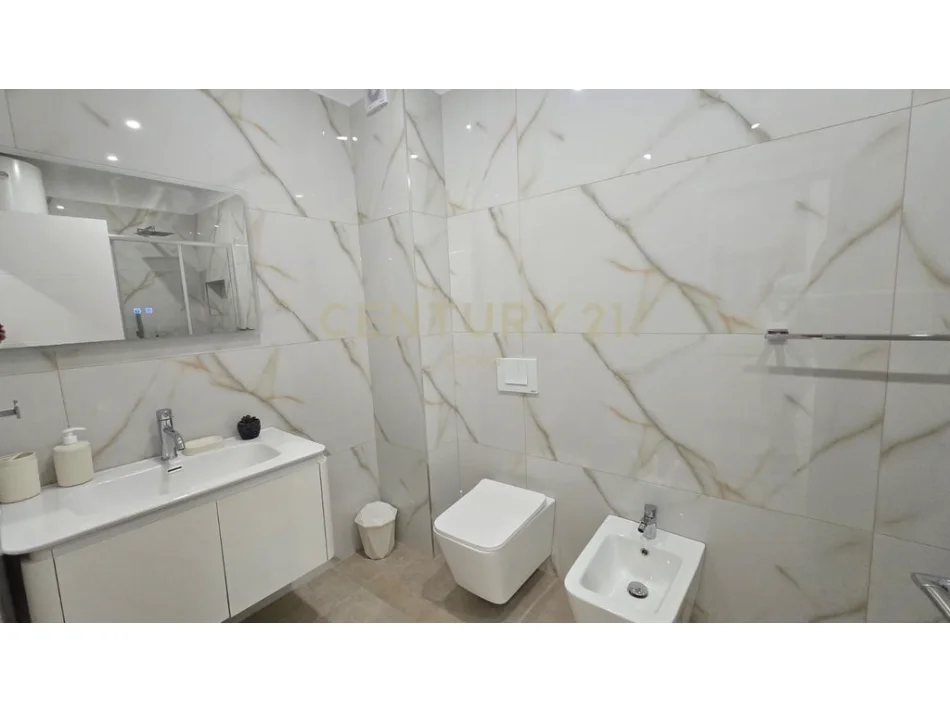 Tirane, jepet me qera apartament 1+1 Kati 3, 67 m² 650 € (Kompleksi E88)