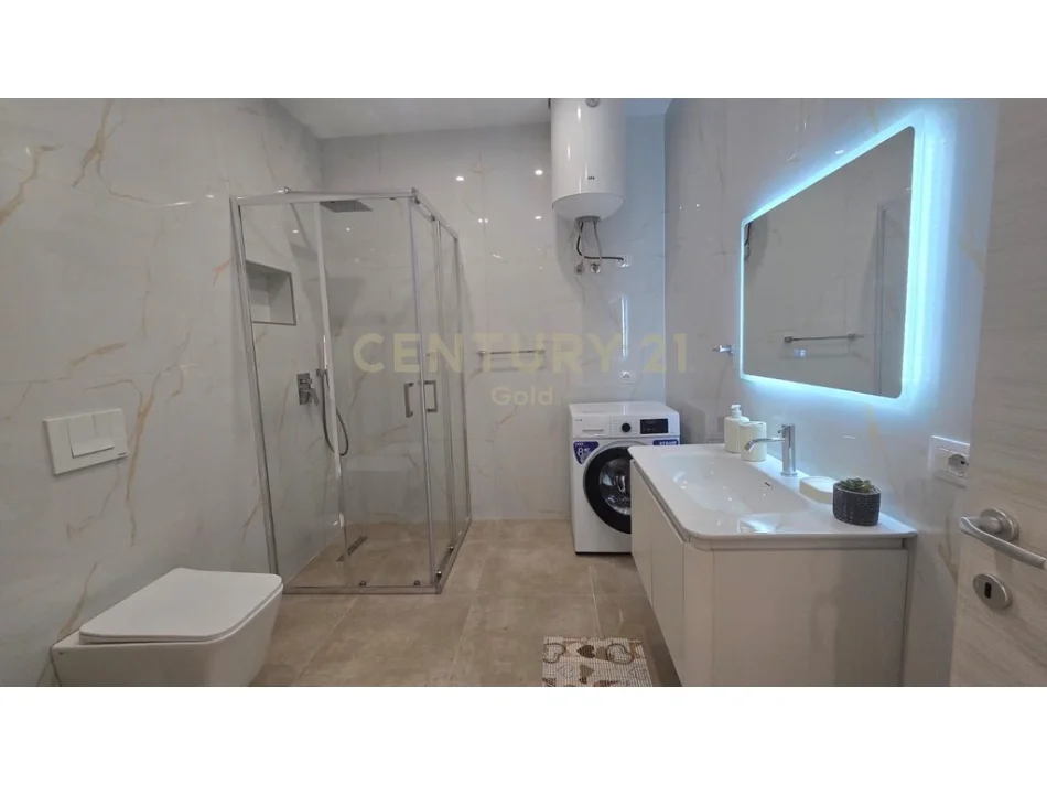 Tirane, jepet me qera apartament 1+1 Kati 3, 67 m² 650 € (Kompleksi E88)